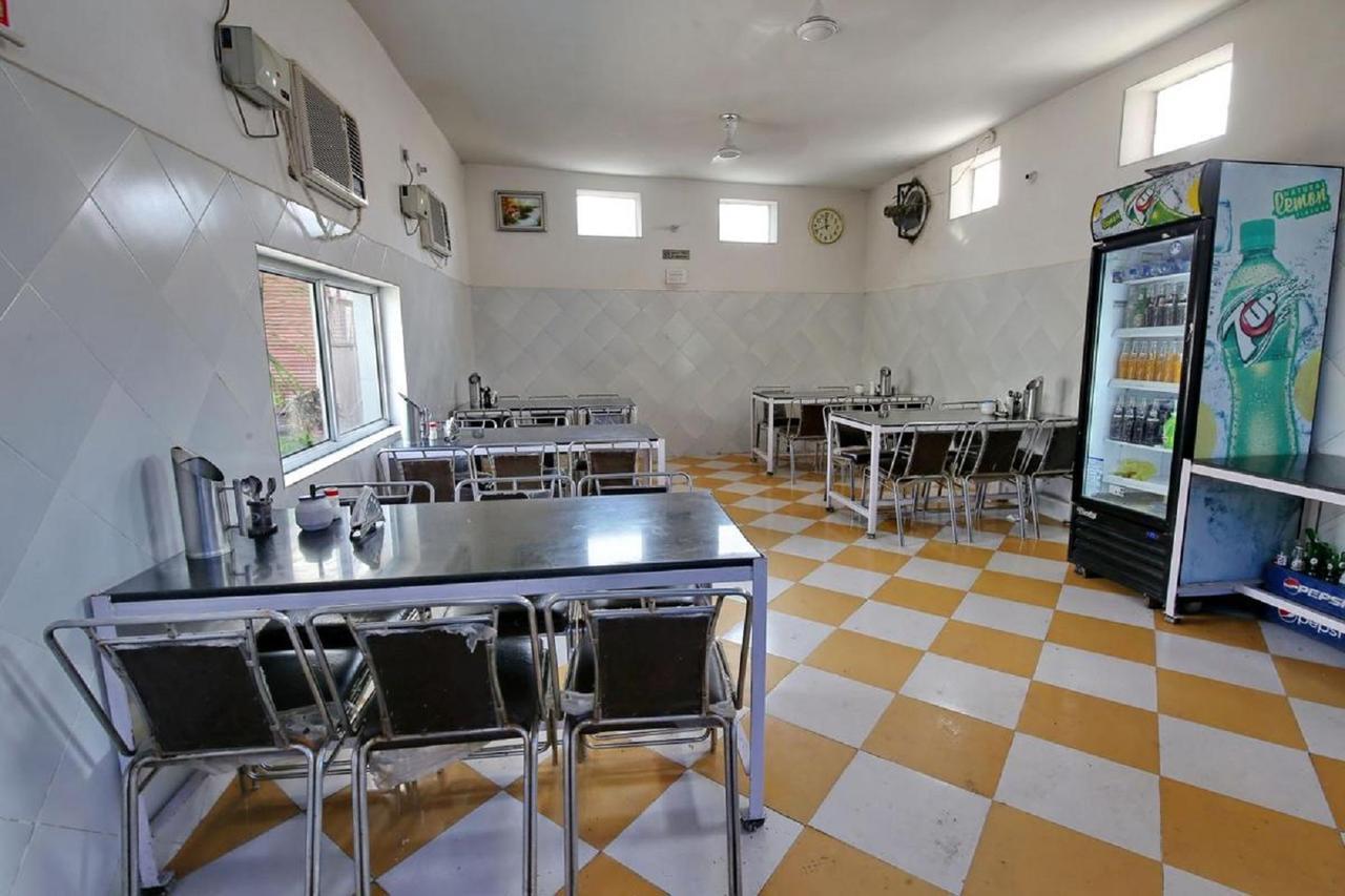 Staywell Hotel Pathānkot Exterior photo